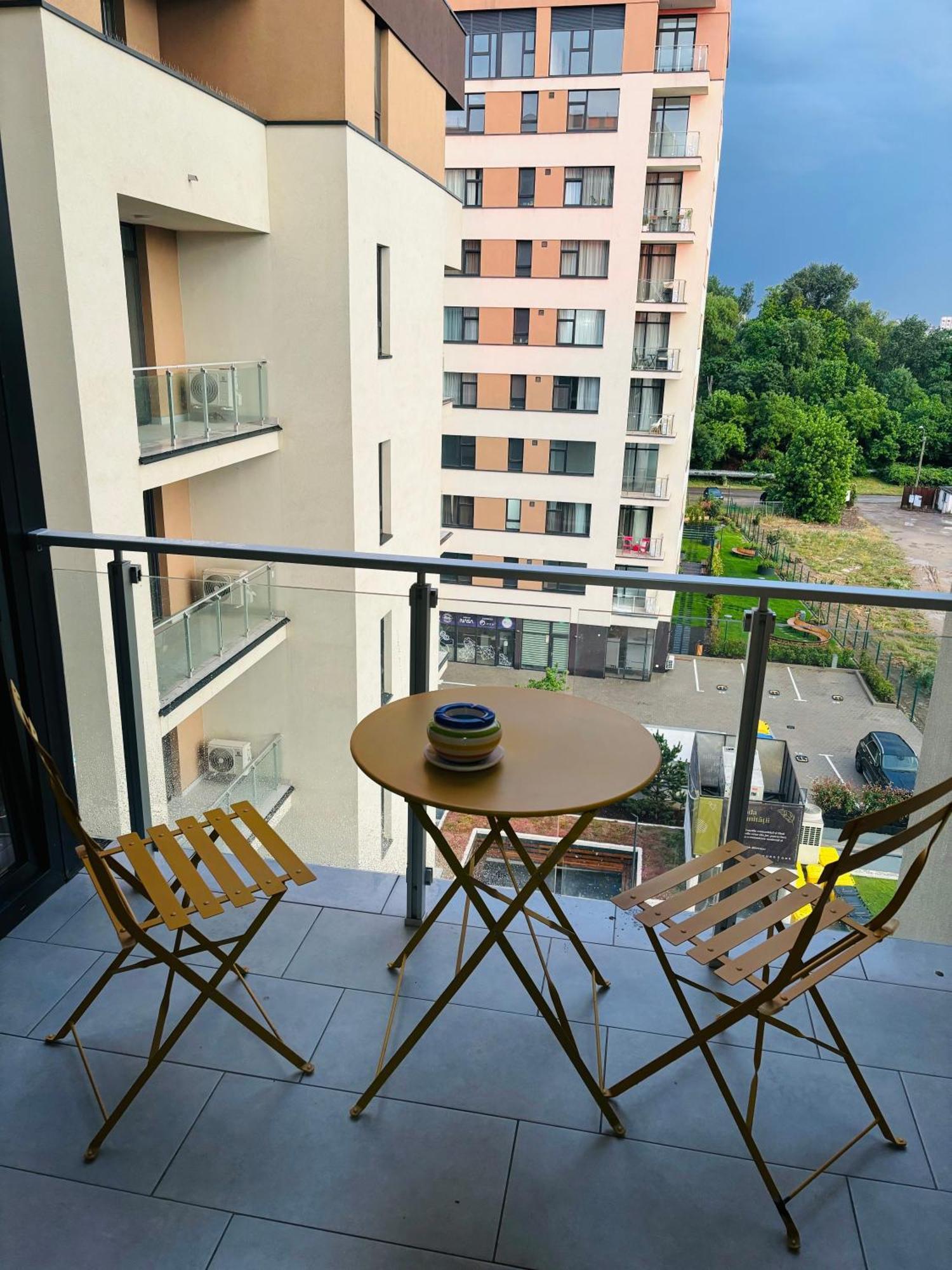One Apartments Nordone Iulius Town ทิมิชัวรา ภายนอก รูปภาพ